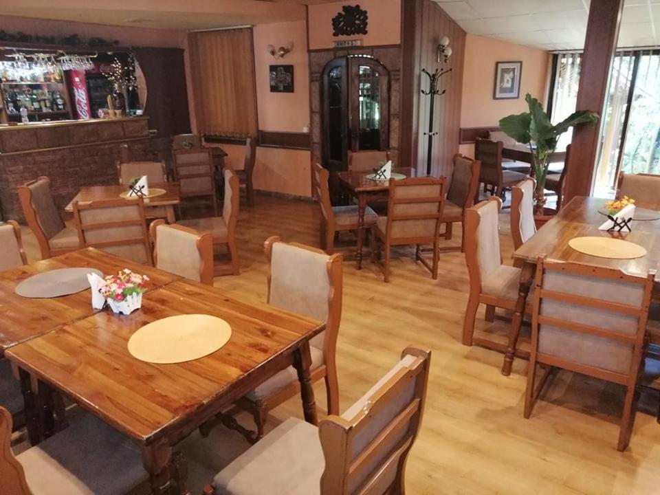 Хотел Омега Stara Zagora Ngoại thất bức ảnh