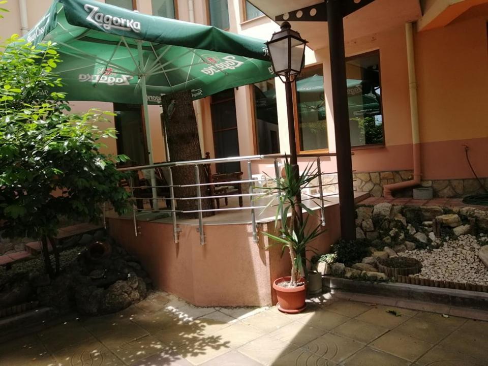 Хотел Омега Stara Zagora Ngoại thất bức ảnh